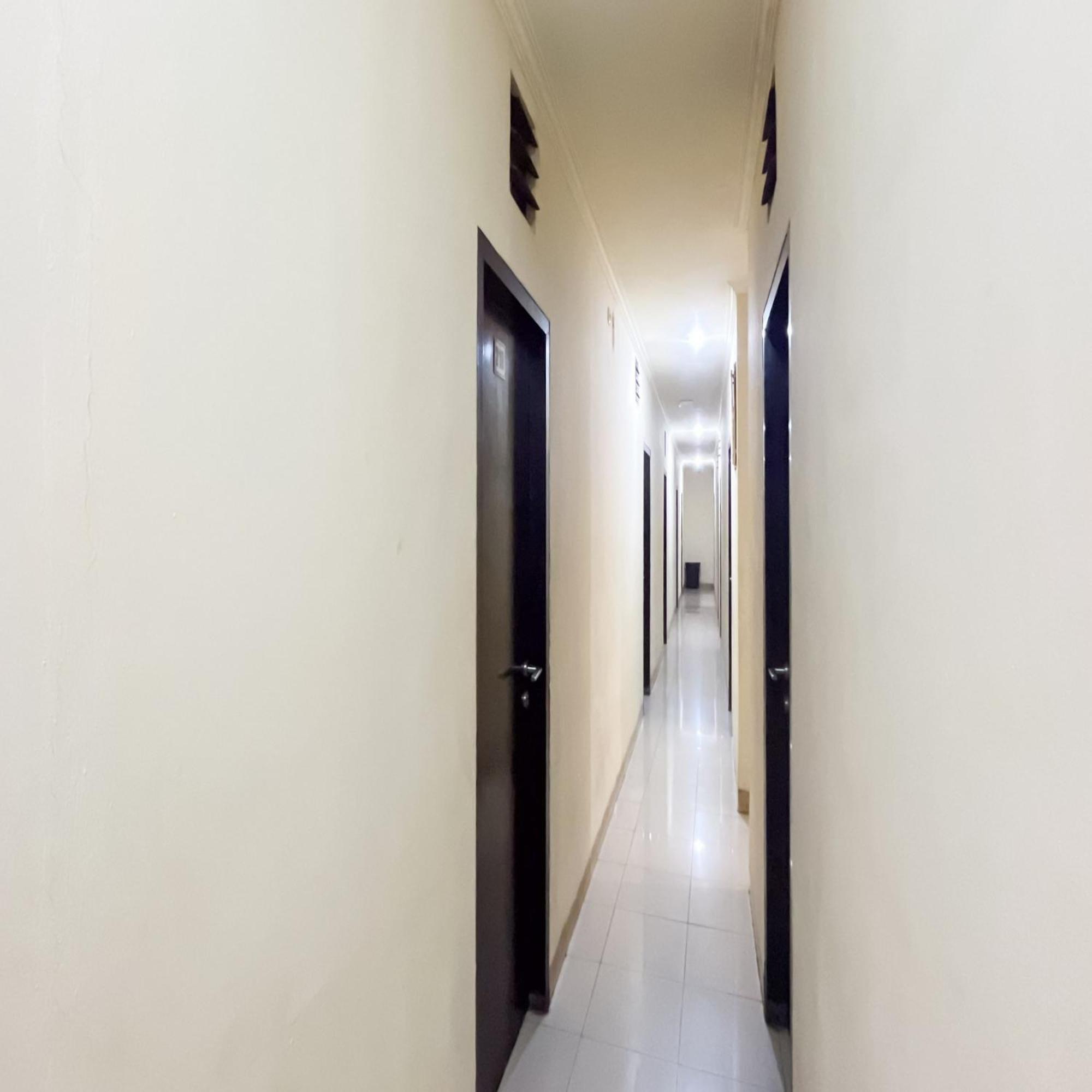 Arcadia Rooms Redpartner Jakarta Exterior foto