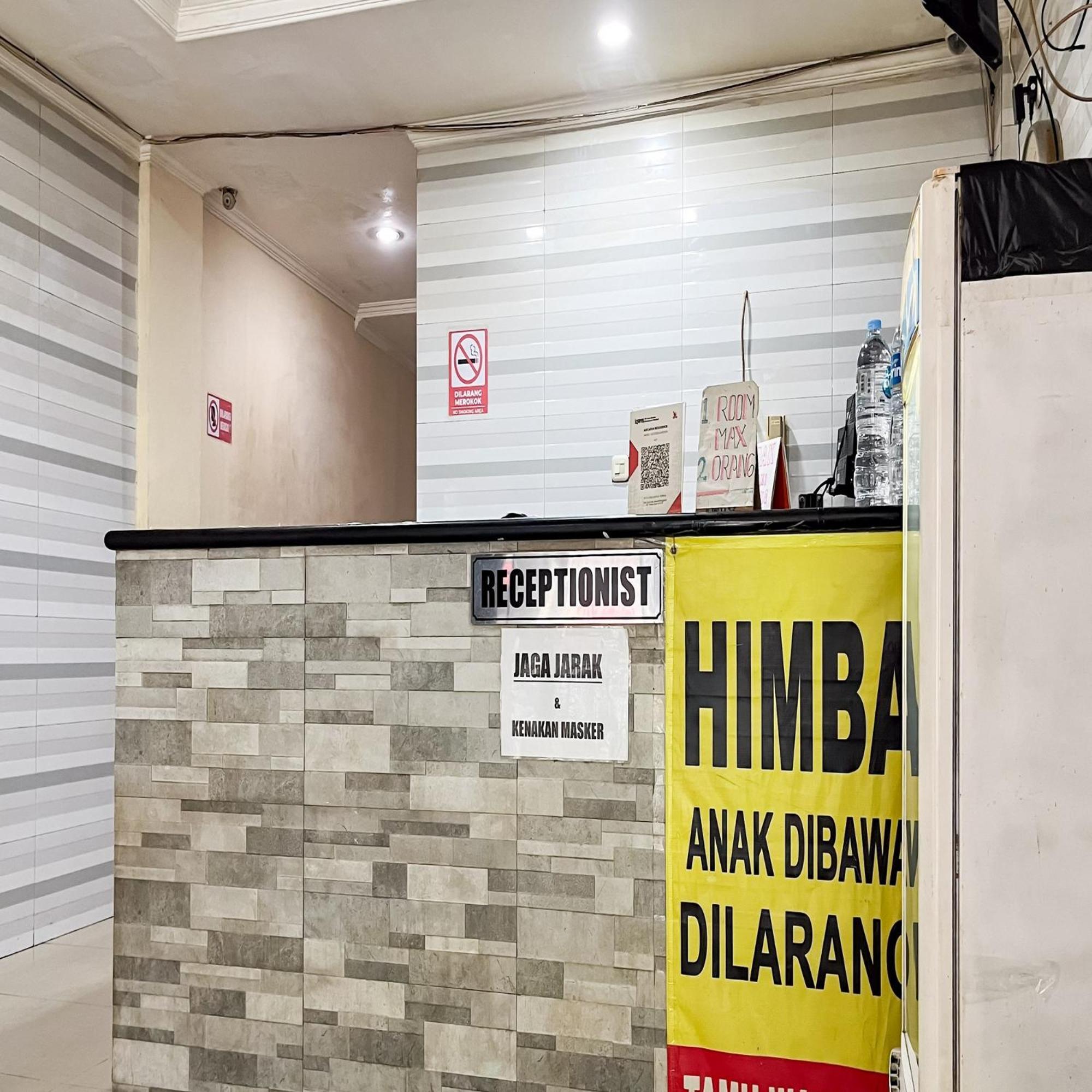 Arcadia Rooms Redpartner Jakarta Exterior foto