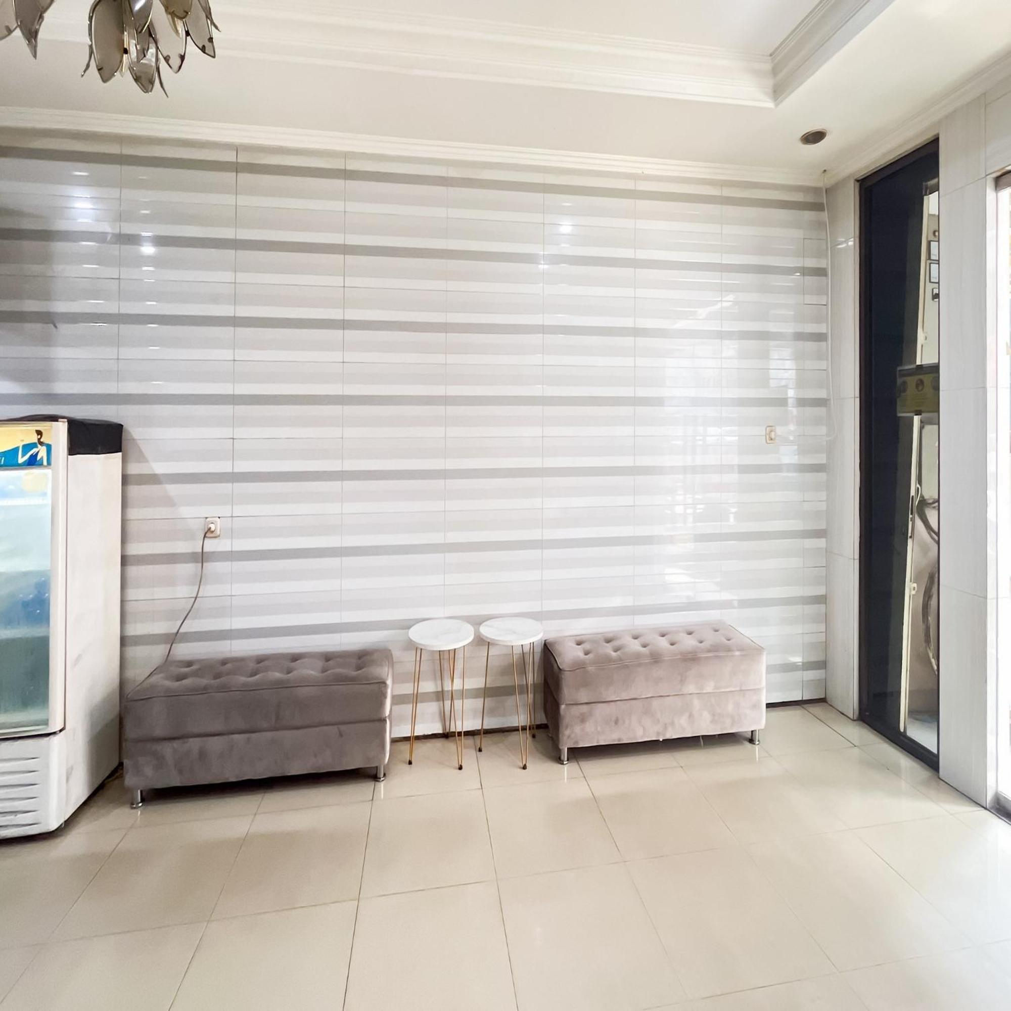 Arcadia Rooms Redpartner Jakarta Exterior foto