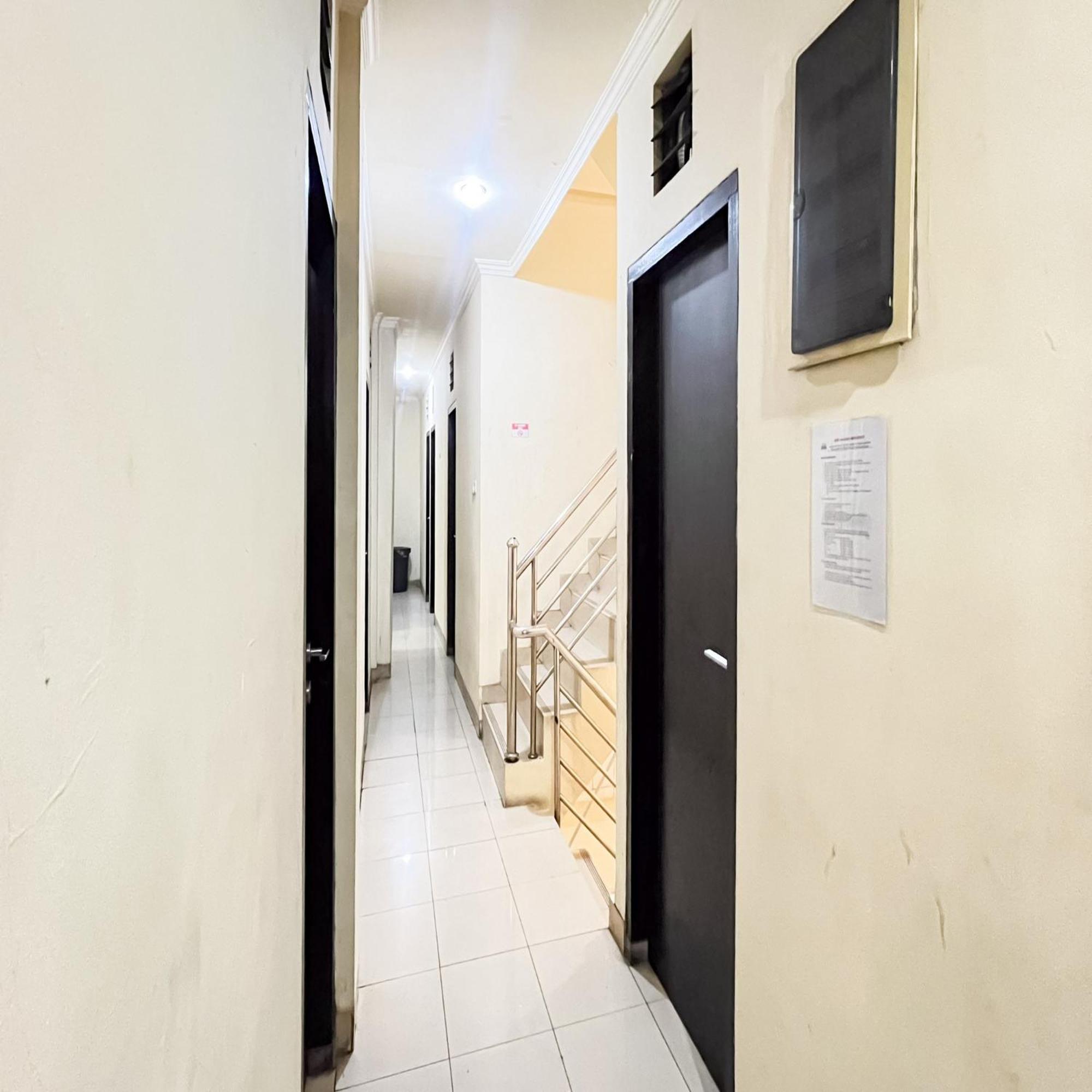 Arcadia Rooms Redpartner Jakarta Exterior foto