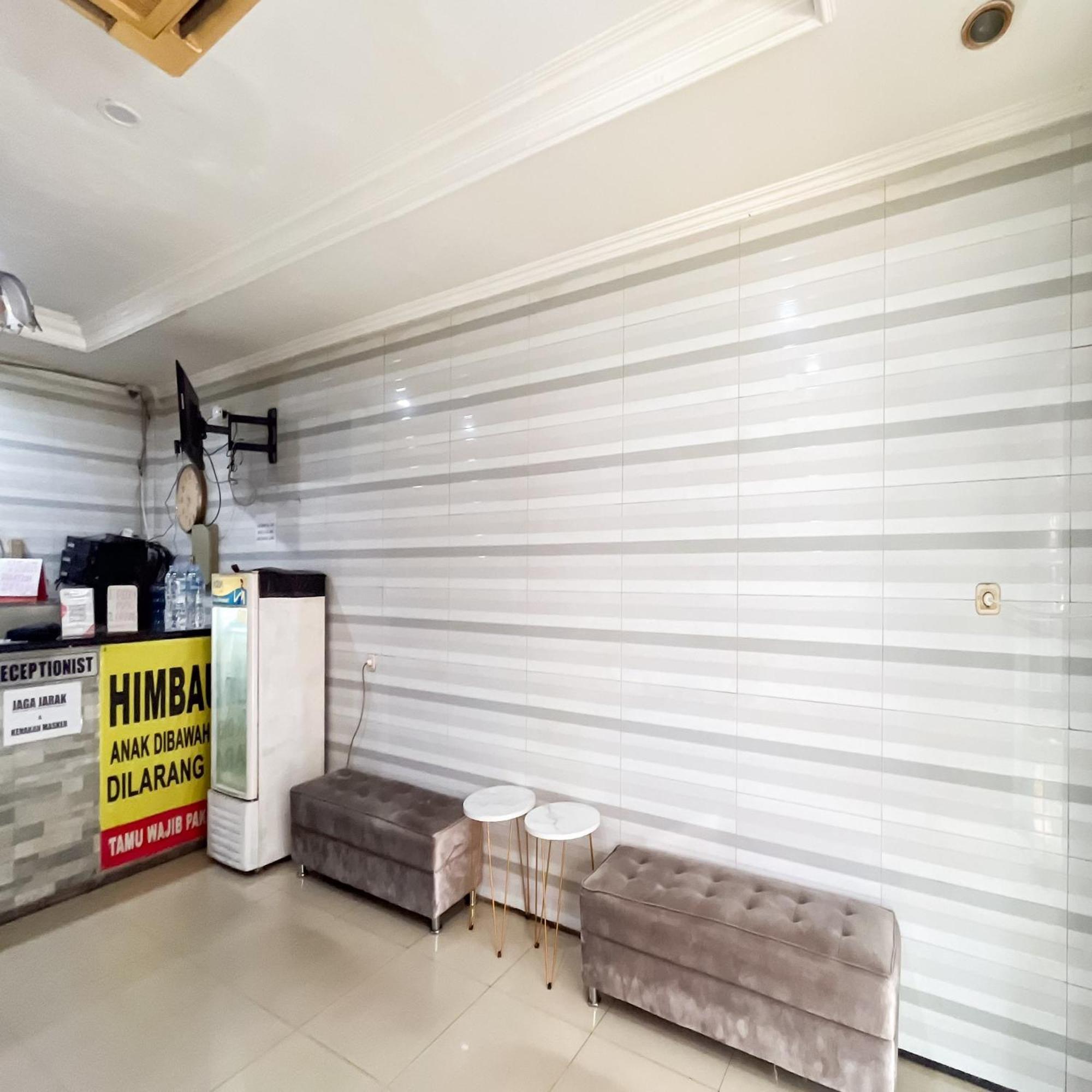 Arcadia Rooms Redpartner Jakarta Exterior foto